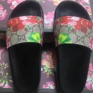 Gucci Blooms Supreme Floral Slide Sandal